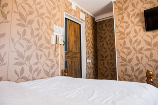 Гостиница Аквамарин Лениногорск Стандартный номер с кроватью размера «king-size»-2